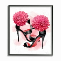 Ružičasta glamurozna modna slika s uokvirenim cvijećem na visoku petu od